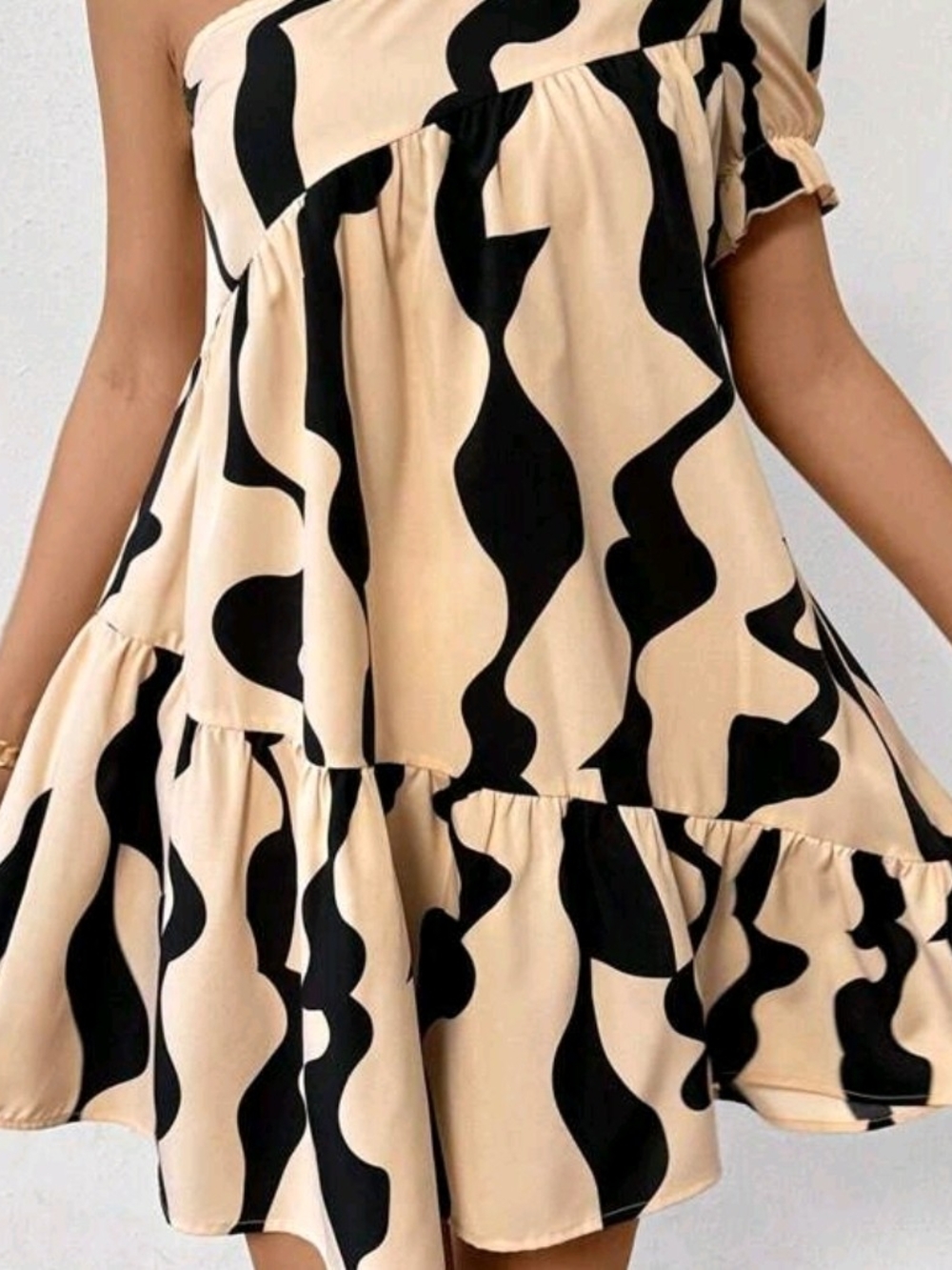 Women’s Beige and Black One-Shoulder Tiered Dress